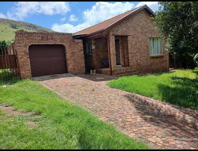 4 BEDROOM HOUSE FOR SALE IN SUIDERBERG